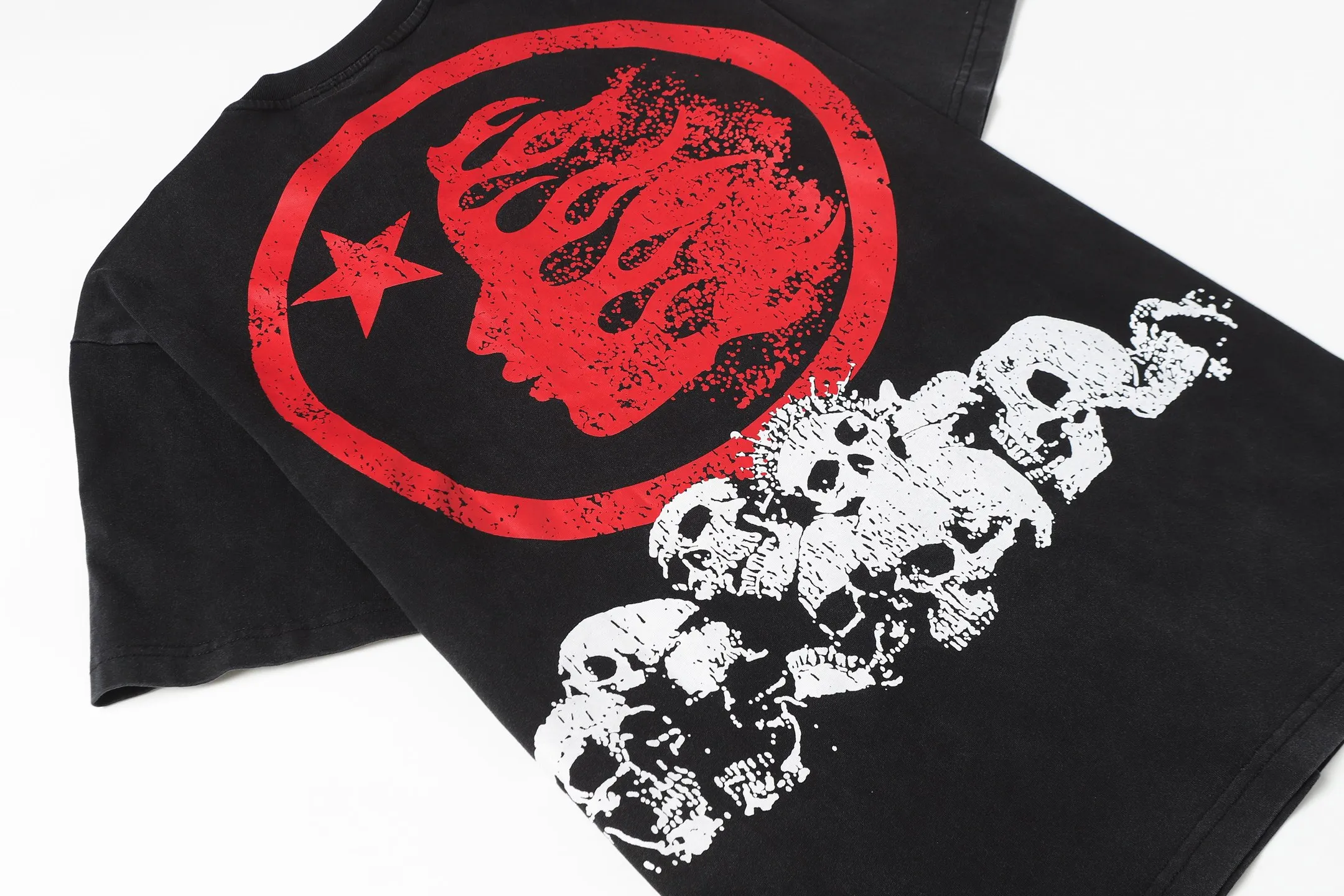 901# Black I P62 Hellstar T （fabric):32 250 Sizes（size）：S-M- L- X L （colour）： Black